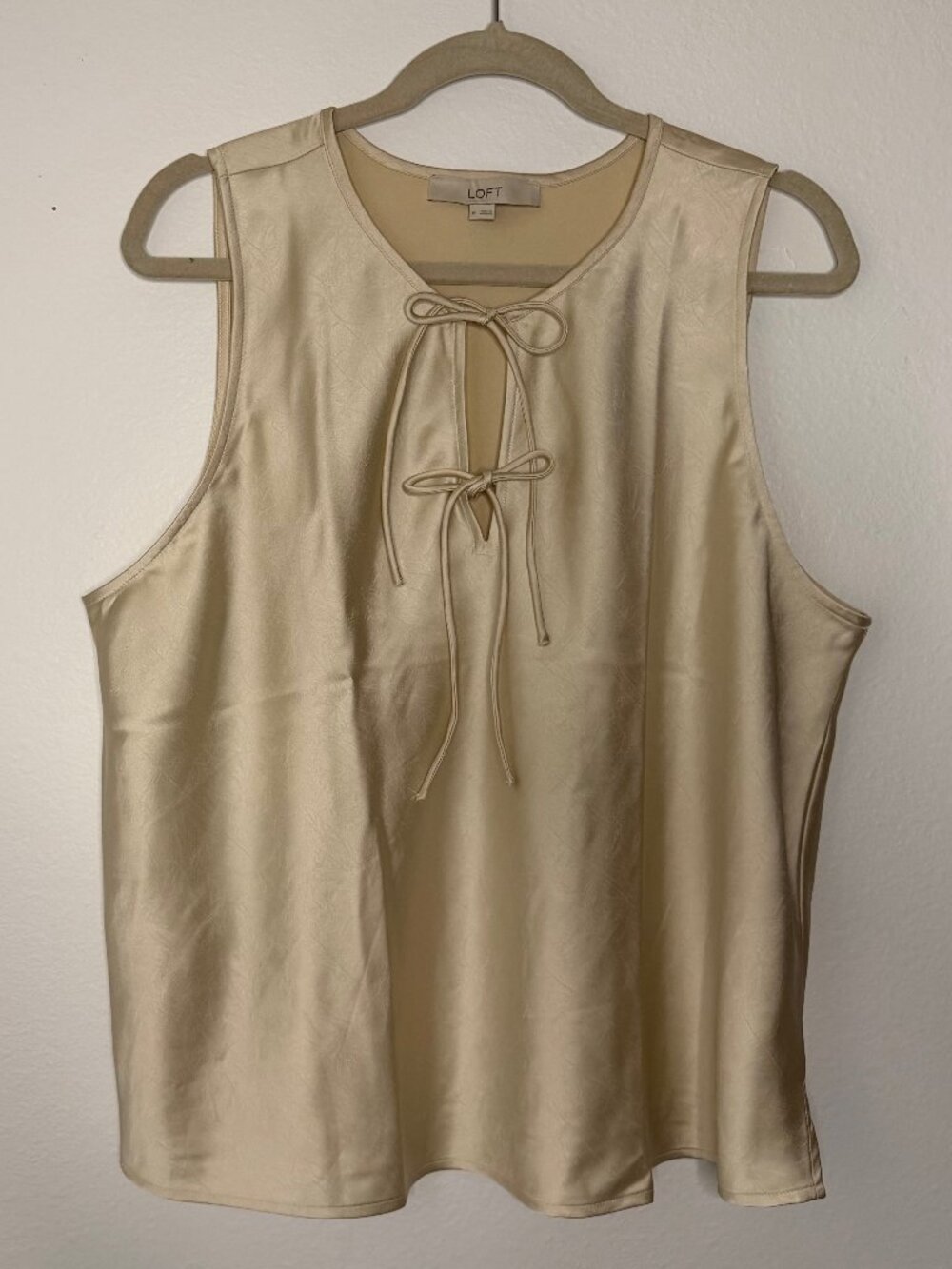 LOFT Champagne Satin Sleeveless Tie Neck Keyhole Shell Blouse Top